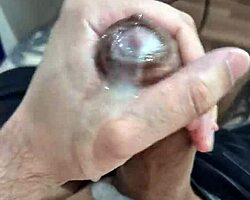 इस ब्राजीलियन होममेड ट्विंक की एमेच्योर सोलो पर क्यूरियस, सब कुछ इंट्रिगिंग और फ्रेश