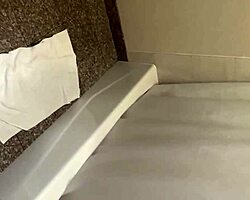 यह सीधा लड़का फिर से क्यों हिलाता है?