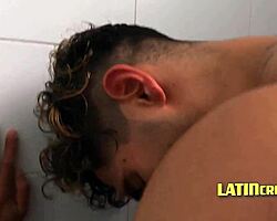 Naujawan ladka, European ka style, Bina condom ke, Mexican hottie, Paise Ke Liye Sex, Pickup ka scene, Ajnabi sundari