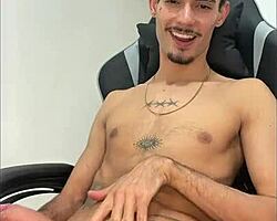 Naujawan ladka, Kaale Baal, Armpit ke maze, Bada lund, Patli si, Baalwaala, लंड का खेल